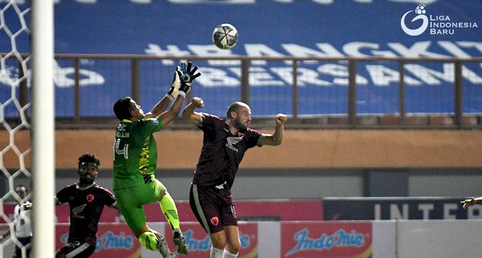 Lini Belakang Persib Masih Punya Titik Lemah Meski Minim Kebobolan